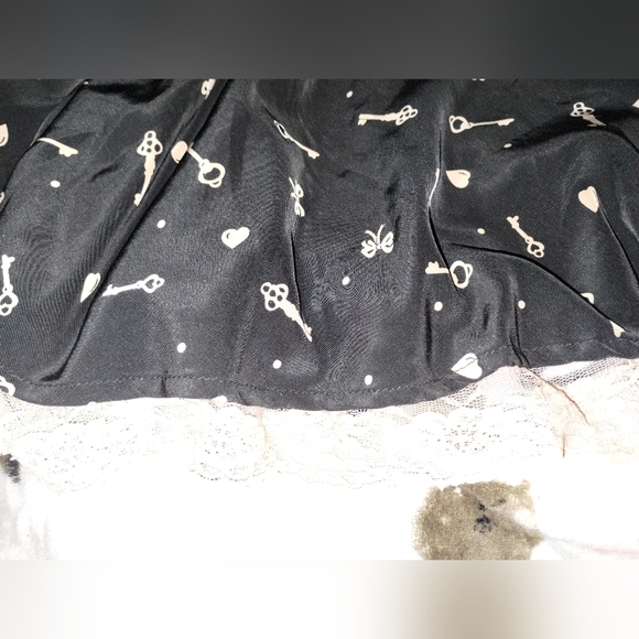 Xhilaration women's large skirt with lace underneath - Picture 2 of 8